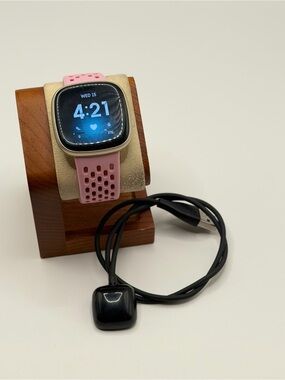 Fitbit Versa 3, Tested, Charger Included, Gold Casing, New Band